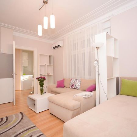 Apartment Mina Belgrado Buitenkant foto